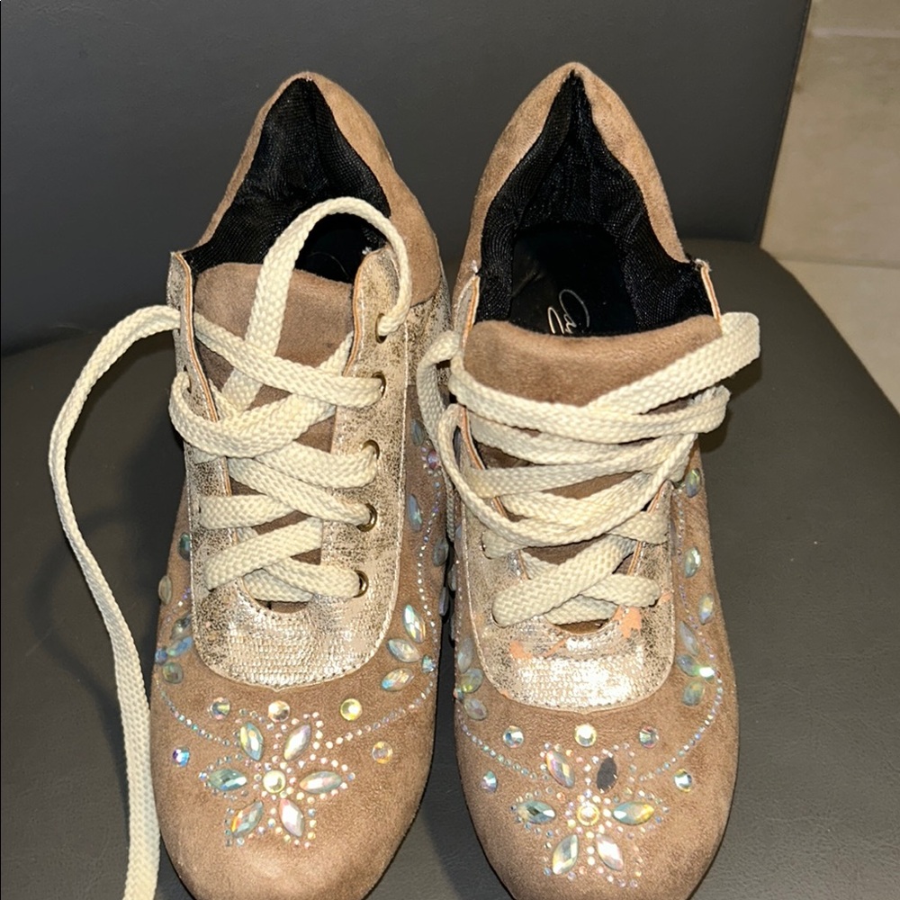 Cathy Din ,Embellished Tan and Gold Women's Shoes
